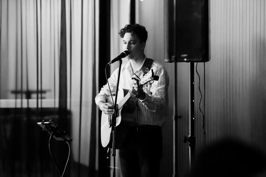 Matt Kairl, live acoustic musician